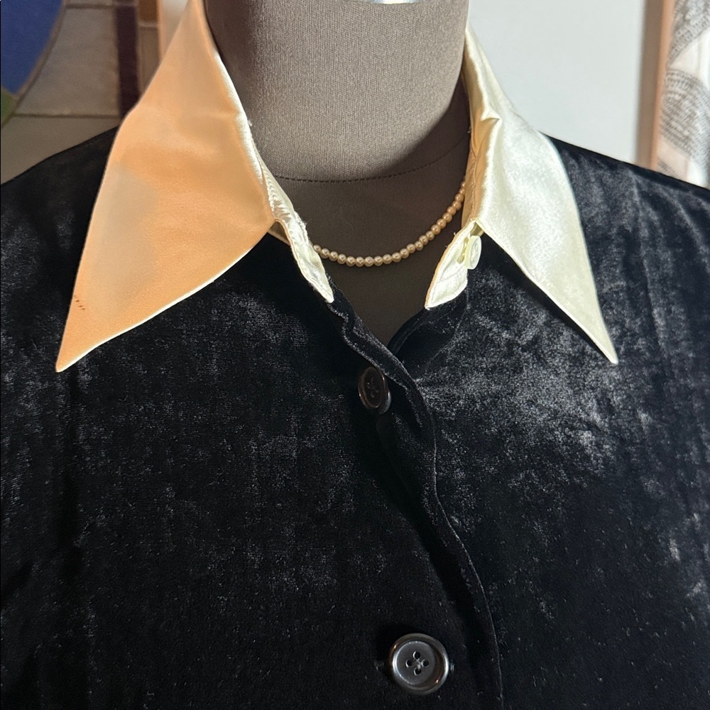 Ralph Lauren Vintage Black Velvet Blouse with Ivory Silk Collar & Cuffs SZ 8 - Picture 2 of 10